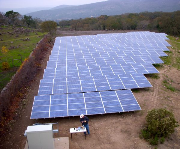 solar-panel-farm