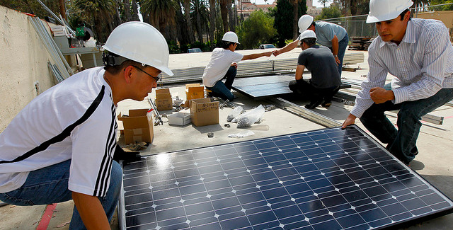 solar-installers-on-roof
